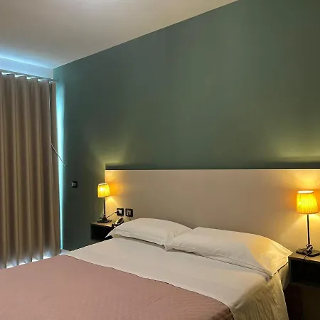 Plaza 3* Aversa