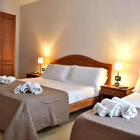 Plaza Hotel 3*