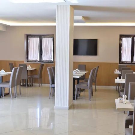 Hotel Plaza 3*